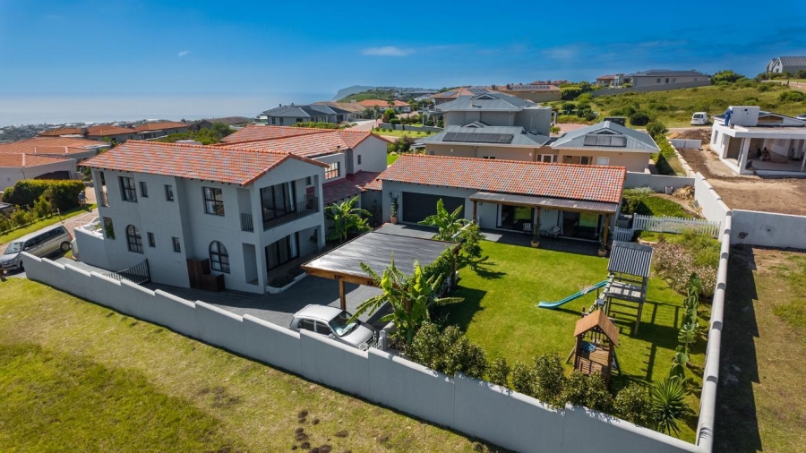 6 Bedroom Property for Sale in Whale Rock Heights Western Cape